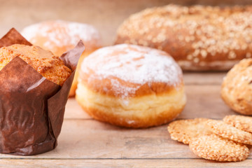 Obraz na płótnie Canvas Donuts and cupcakes