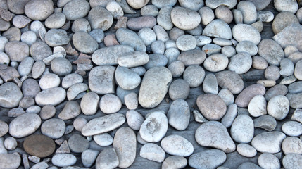 Straight rounded stones in blue-violet tones