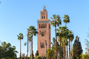 Fototapeta na wymiar koutoubia minaret at marrakech, morocco