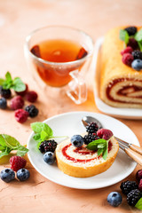 Swiss roll with berries