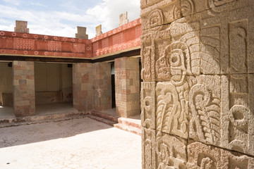 Fototapeta na wymiar teotihuacan pyramids