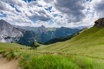 Fototapeta na wymiar Dolomiti mountain panorama