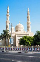Fototapeta na wymiar Jumeirah mosque in Dubai, United Arab Emirates
