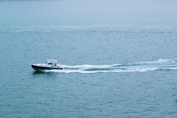 Naklejka premium Small Ocean Boat