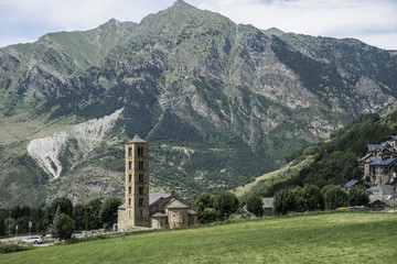 Romanische Kirche im Valle de Boi in den Spanischen Pyrenäen