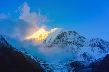 Fototapeta na wymiar Sunrise in Himalayas mountains, Nepal