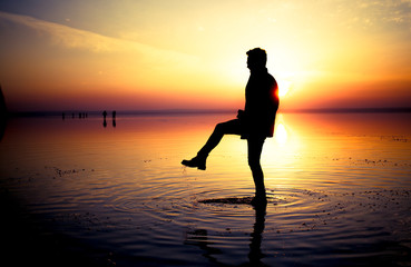 Fototapeta na wymiar sunset and photo shoot in salt lake