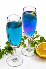 青いハーブティー　Butterfly Pea blue flower herbal tea