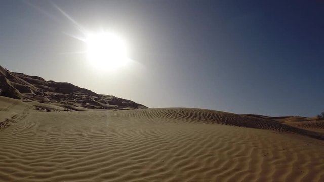 Deserto del Sahara ripresa soggettiva fuoristrada