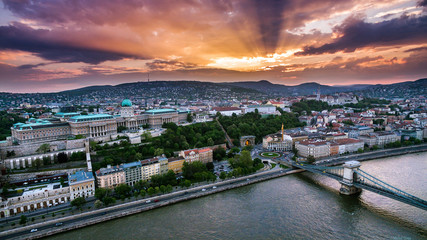Obraz premium Sunset over Budapest