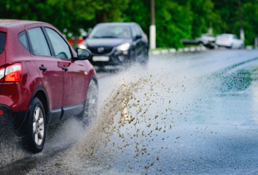 Car Rain Puddle Splashing Water