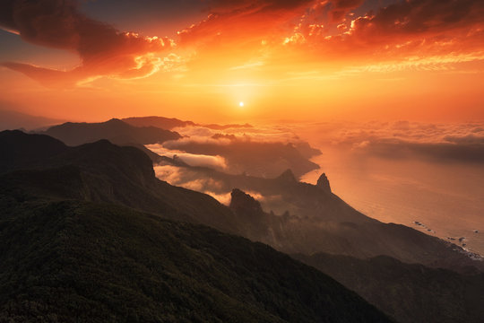 Mountains and coast at sunset, Tenerife, Canary Islands, pain