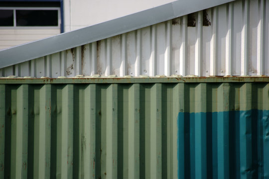 Containerwände / Die Seitenansicht alter Cargo Container Wände.