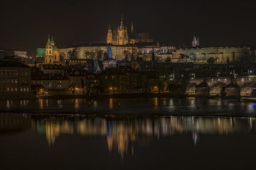 Fototapeta na wymiar Prague castle in autumn dark night