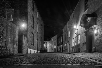 Fototapeta na wymiar An old cobbled street in Durham city