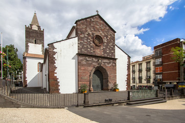 Fototapeta na wymiar The Cathedral Funchal, Madeira
