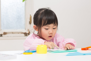 工作をする子供