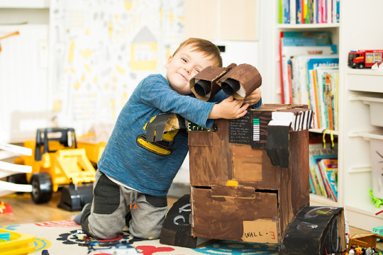 Home Made Cardboard Toy, Robot Friend From Recycled Paper