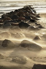 ..............Dänemark, Nordsee, Wellenbrecher, Orkan, windig