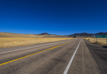Fototapeta na wymiar Beautiful country road in Utah
