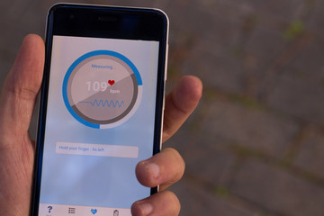 smartphone app heart rate monitor camera sensor