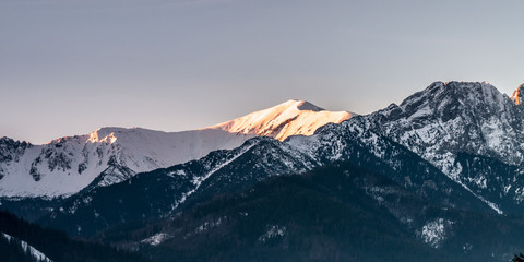 Fototapeta na wymiar Panorama of Tatra mountains from Gawlaki