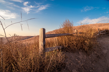 Obraz premium Sunsets over Golden Fields