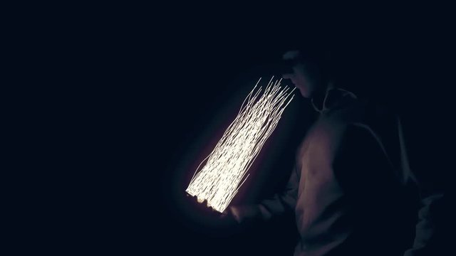 Mann ist mit Handy verbunden - Sucht - Konzept