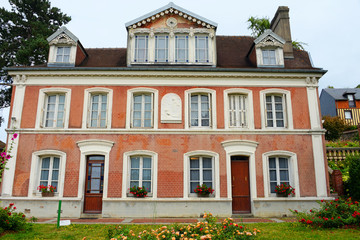 Fototapeta na wymiar ehemaliges Wohnhaus der Heiligen Sainte Therese in Lisieux