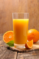 Obraz na płótnie Canvas orange and juice
