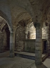 Fototapeta na wymiar Crypte Saint-Domitien à Saint-Rambert-en-Bugey, Ain, France