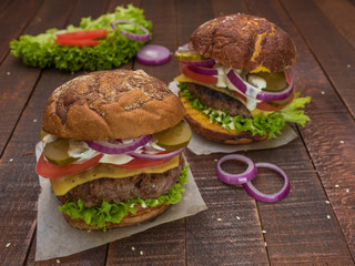 Cheeseburgers in the best traditions of the recipe