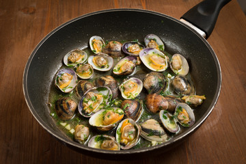 Clam shell chowder, zuppa di vongole, Mediterranean Cuisine