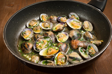Clam shell chowder, zuppa di vongole, Mediterranean Cuisine