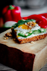 sandwich with egg and cheese