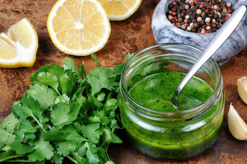 Green sauce, seasoning for salad