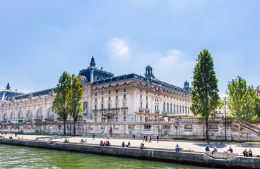 Orsay Museum on the shore of the Seine river, Paris, France - obrazy, fototapety, plakaty