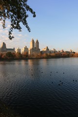 Fototapeta na wymiar Walking clock wise around Jacqueline Kennedy reservoir in Central Park on the sunny November day 2018