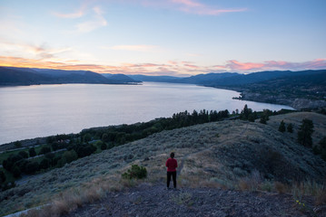 Fototapeta na wymiar okanagan lake sunset