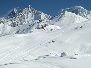 Fototapeta na wymiar winter in mountains in Switzerland
