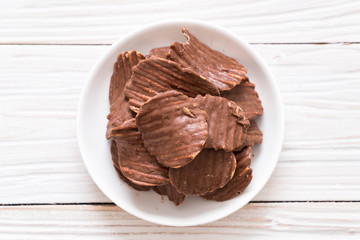 potato chips with chocolate
