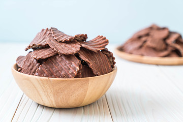 potato chips with chocolate