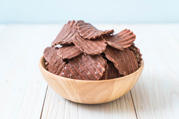 potato chips with chocolate