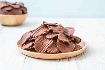 potato chips with chocolate