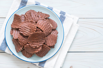 potato chips with chocolate