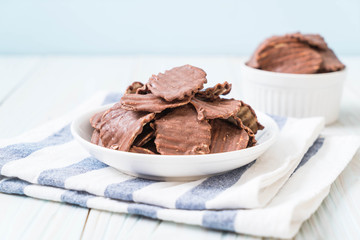 potato chips with chocolate