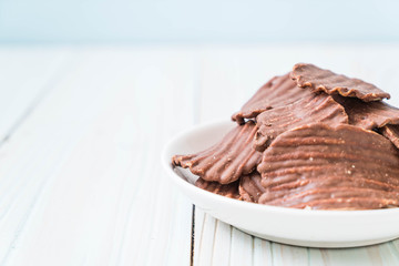potato chips with chocolate