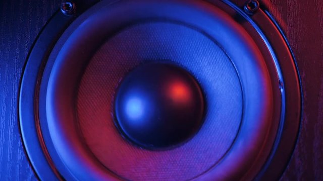 High quality loudspeakers in dj shop.Buy hifi sound system for sound recording studio.Professional hi-fi cabinet speaker box on sale in action .Audio equipment for audio record studios