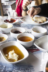 Traditional big breakfast service