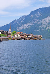 Fototapeta na wymiar Lake and mountain at Gosau village, Austria